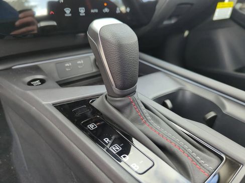 New 2026 Nissan Sentra SR w/ Floor Mat Package FWD image 29