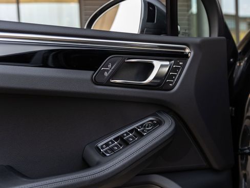 New 2026 Porsche Macan image 24