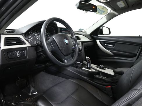 Used 2018 BMW 320i xDrive Sedan w/ Convenience Package image 15