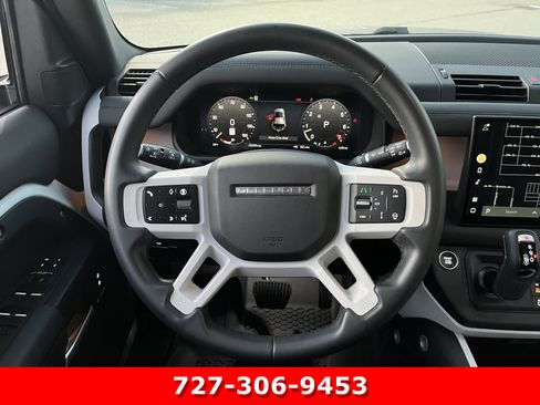 Used 2025 Land Rover Defender 110 X-Dynamic SE AWD/4WD image 19