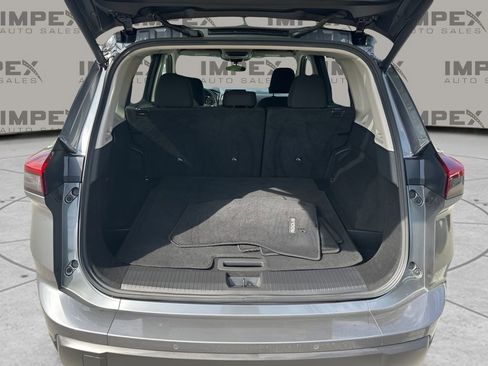 Used 2025 Nissan Rogue SV image 27