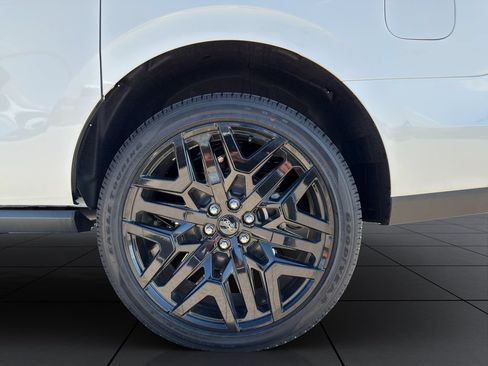 New 2026 Ford Expedition Max Platinum w/ Stealth Performance Package AWD/4WD image 12
