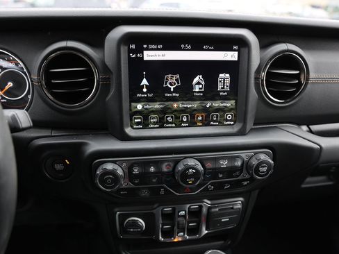 Used 2021 Jeep Wrangler Unlimited Sahara image 24