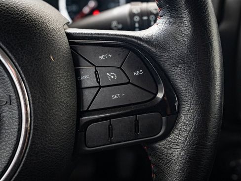 Used 2022 Jeep Renegade Trailhawk image 25