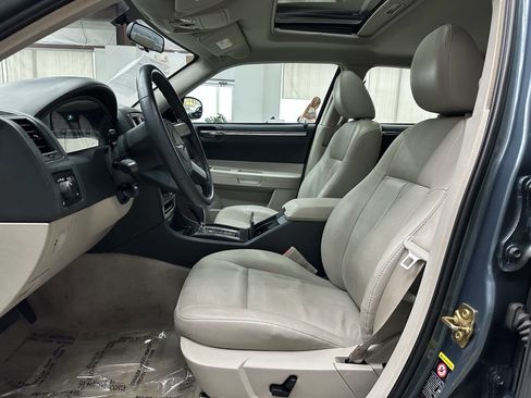 Used 2005 Chrysler 300 Touring w/ Protection Group image 11