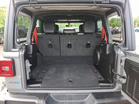 Used 2023 Jeep Wrangler Unlimited Rubicon 4xe AWD/4WD image 31