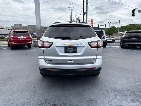 Used 2015 Chevrolet Traverse LT FWD image 4