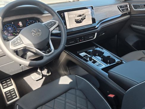 New 2026 Volkswagen Atlas SEL Premium R-Line image 17