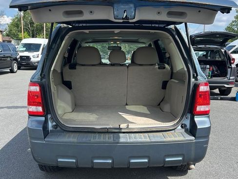 Used 2011 Ford Escape XLT w/ 201A Rapid Spec Order Code FWD image 31