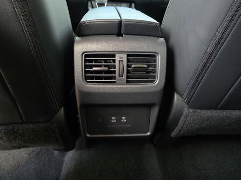 Used 2025 Nissan Rogue SL image 24