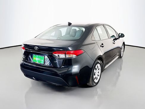 Used 2021 Toyota Corolla LE image 10