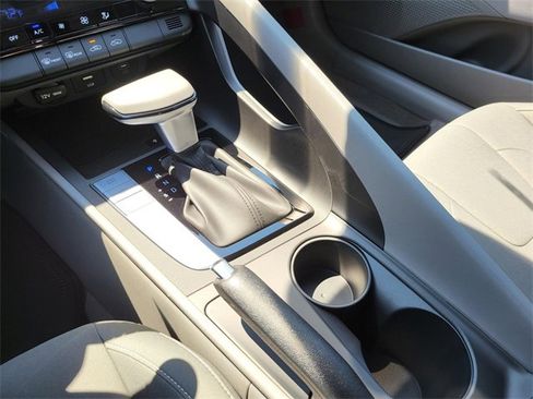 New 2025 Hyundai Elantra Sport image 18