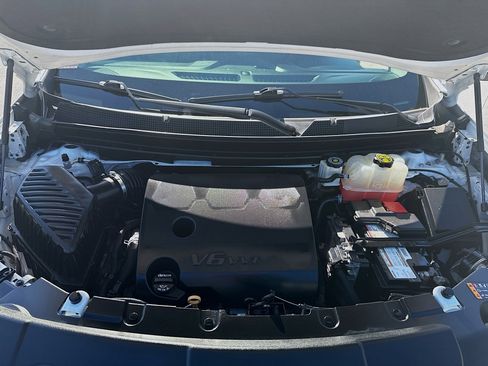 Used 2020 Chevrolet Traverse LT image 36