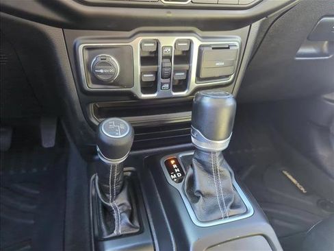 Used 2020 Jeep Wrangler Unlimited Sahara image 9