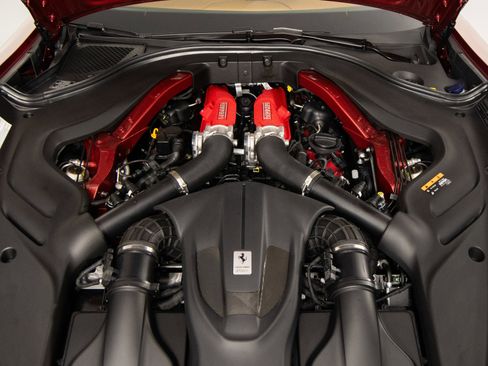Certified 2022 Ferrari Roma image 39