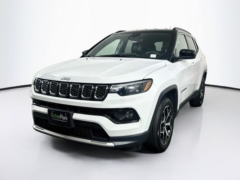 Used 2025 Jeep Compass Limited AWD/4WD image 3