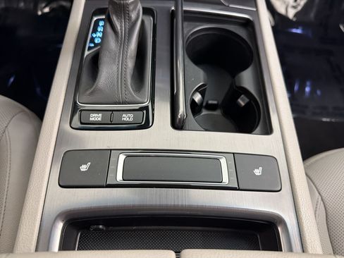 Used 2019 Genesis G80 3.8 RWD image 18