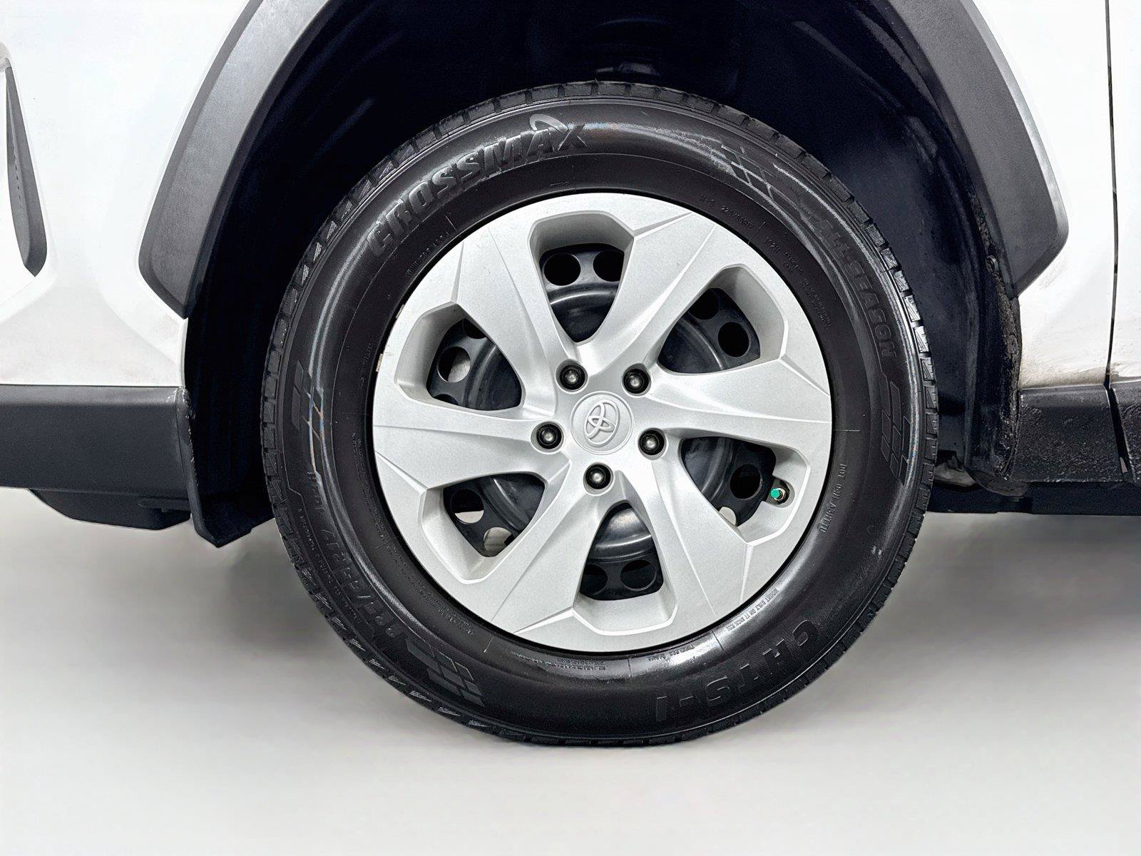 Used 2019 Toyota RAV4 LE AWD/4WD image 39