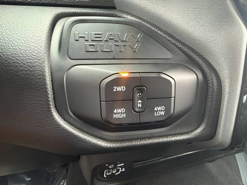 Used 2025 RAM 2500 Big Horn AWD/4WD image 14