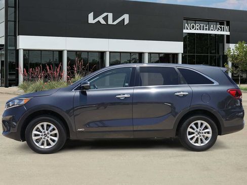 Used 2019 Kia Sorento AWD V6 image 3