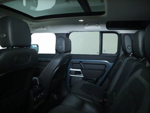 Used 2020 Land Rover Defender 110 SE image 16