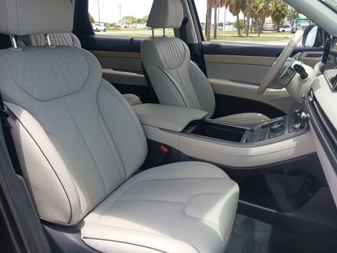 Used 2024 Hyundai Palisade Limited FWD image 16