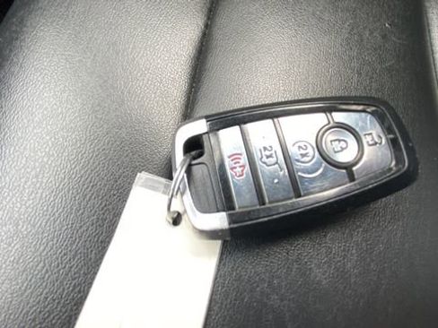 Used 2019 Ford Explorer XLT w/ Equipment Group 202A AWD/4WD image 27