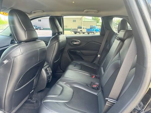 Used 2020 Jeep Cherokee Latitude Plus AWD/4WD image 20