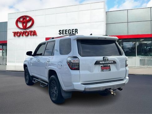 Used 2019 Toyota 4Runner TRD Off-Road Premium AWD/4WD image 7