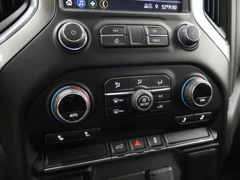 Used 2022 Chevrolet Silverado 2500 LT w/ Convenience Package image 38