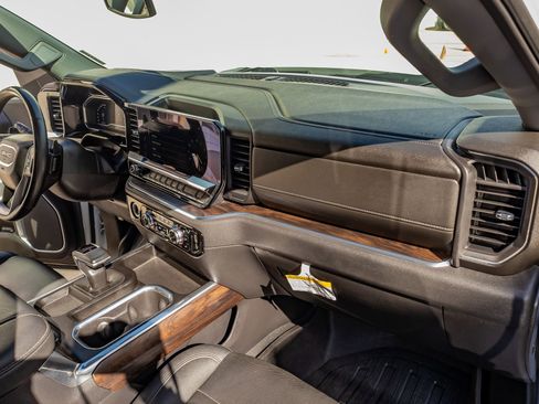 Used 2023 GMC Sierra 1500 SLT w/ SLT Premium Package image 18