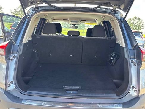 Used 2021 Nissan Rogue SV FWD image 12