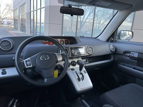 Used 2008 Scion xB FWD image 13