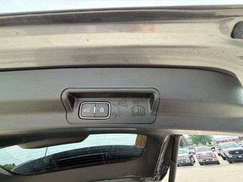 Used 2024 Ford Explorer XLT w/ Equipment Group 202A AWD/4WD image 26