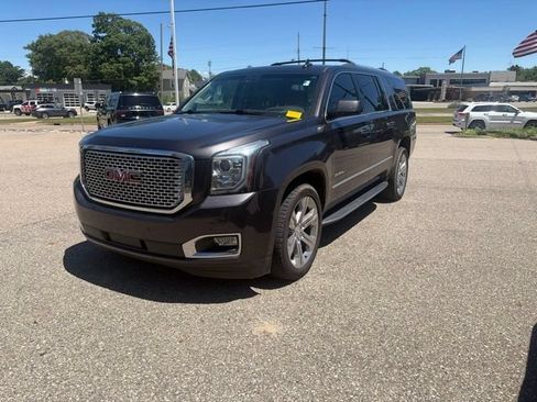 Used 2017 GMC Yukon XL Denali w/ Open Road Package AWD/4WD image 2