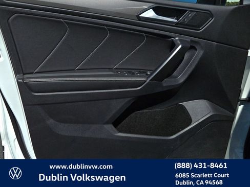 Certified 2023 Volkswagen Tiguan SE FWD image 10