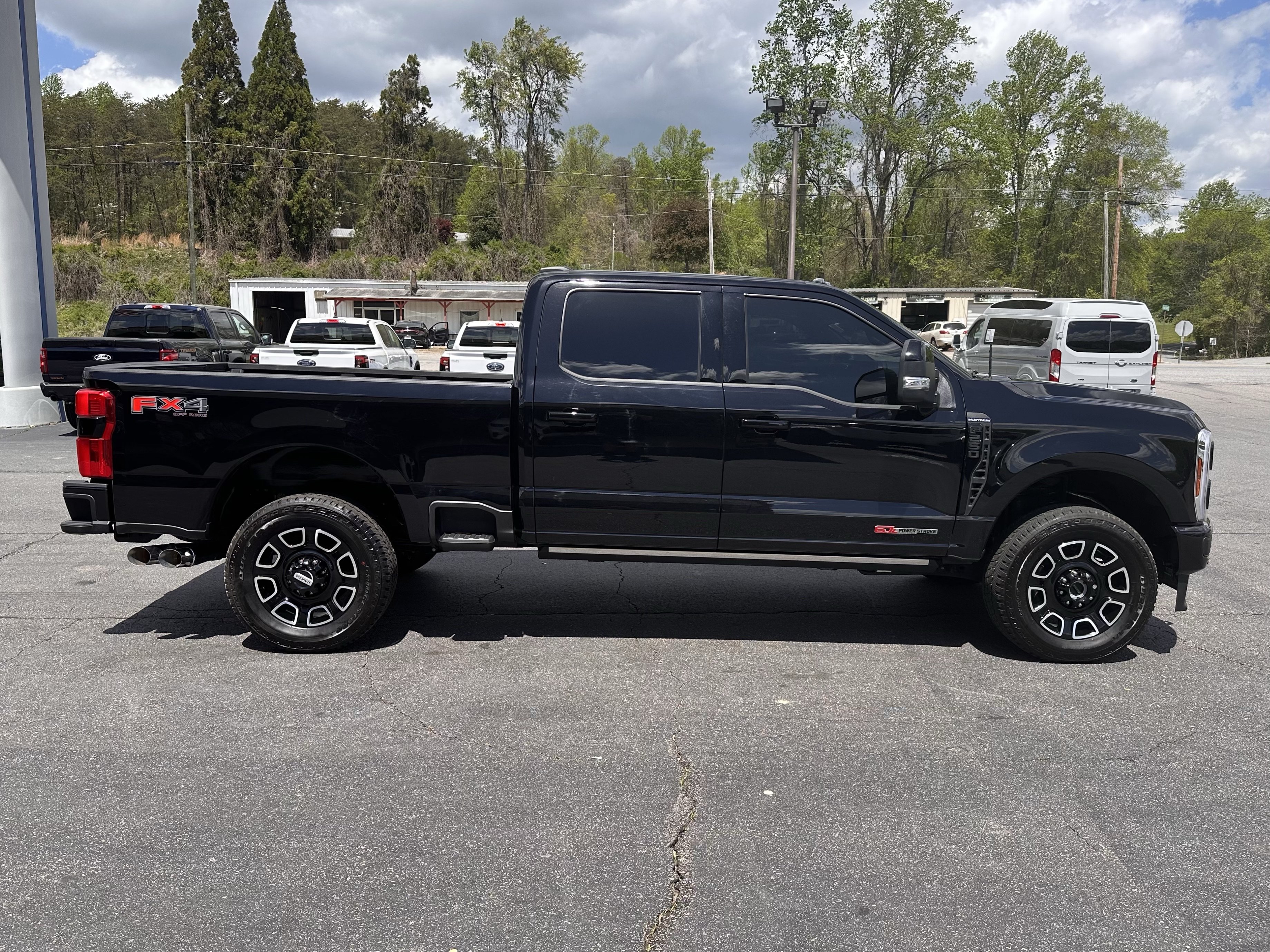 Used 2025 Ford F250 Platinum AWD/4WD image 4