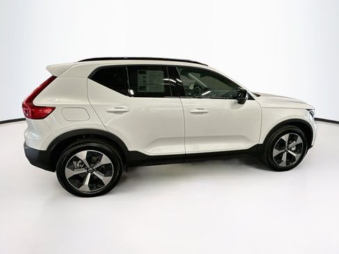Used 2026 Volvo XC40 B5 Plus AWD/4WD image 10