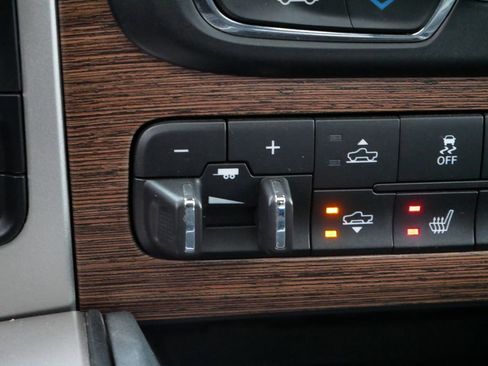 Used 2017 RAM 1500 Laramie w/ Convenience Group image 37