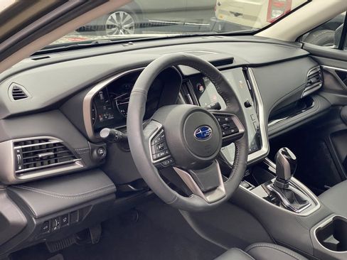 Used 2025 Subaru Outback Limited image 11