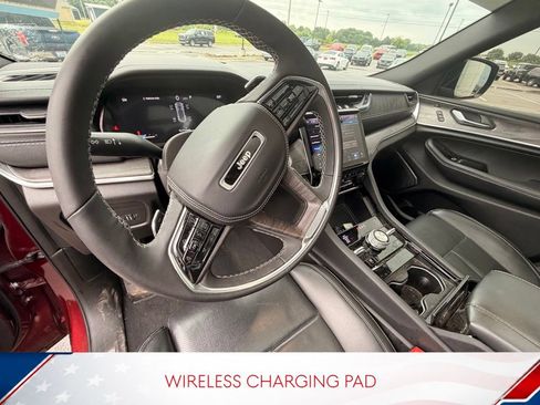Used 2023 Jeep Grand Cherokee Overland w/ Luxury Tech Group IV AWD/4WD image 14