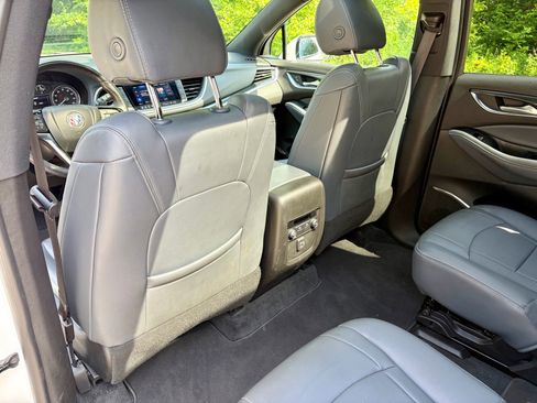 Used 2023 Buick Enclave Essence w/ Experience Buick Package AWD/4WD image 16