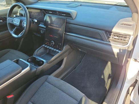 Used 2025 GMC Terrain Elevation AWD/4WD image 13