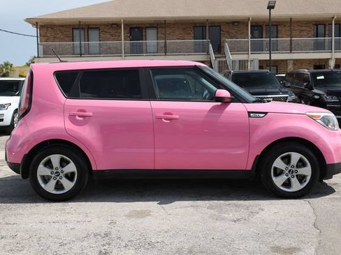 Used 2017 Kia Soul FWD image 14