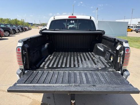 Used 2015 Toyota Tacoma 4x4 Double Cab w/ TRD Sport Package image 12