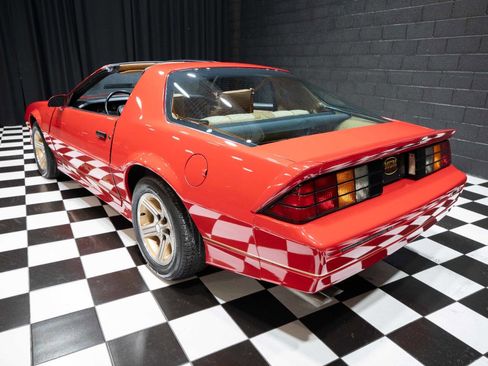 Used 1989 Chevrolet Camaro IROC-Z image 27