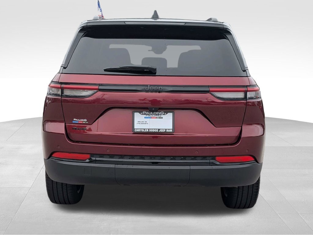 Used 2025 Jeep Grand Cherokee Limited AWD/4WD image 5