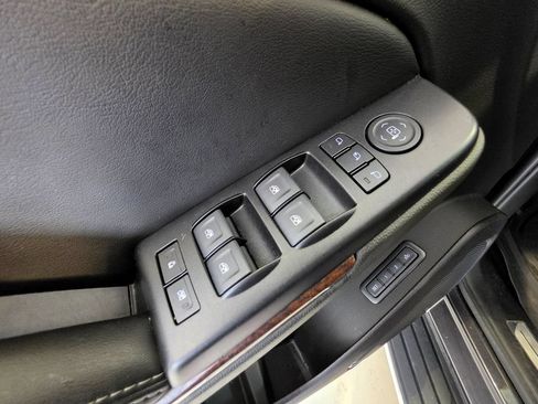 Used 2018 GMC Yukon SLT w/ Premium Edition AWD/4WD image 22
