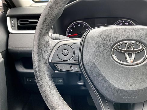 Used 2019 Toyota RAV4 XLE image 11