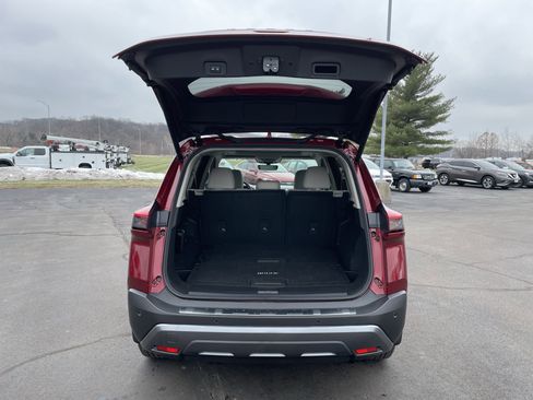 Used 2023 Nissan Rogue SL w/ SL Premium Package image 5